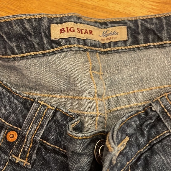 Big Star Maddie Mid Rise 34R women’s jeans. Very soft and comfy - Picture 4 of 5